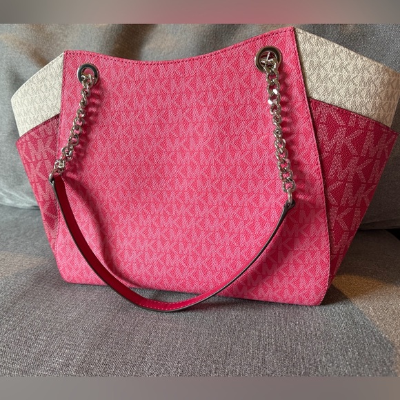 Michael Kors Vibrant Pink and Cream Shoulder Bag - Picture 2 of 5